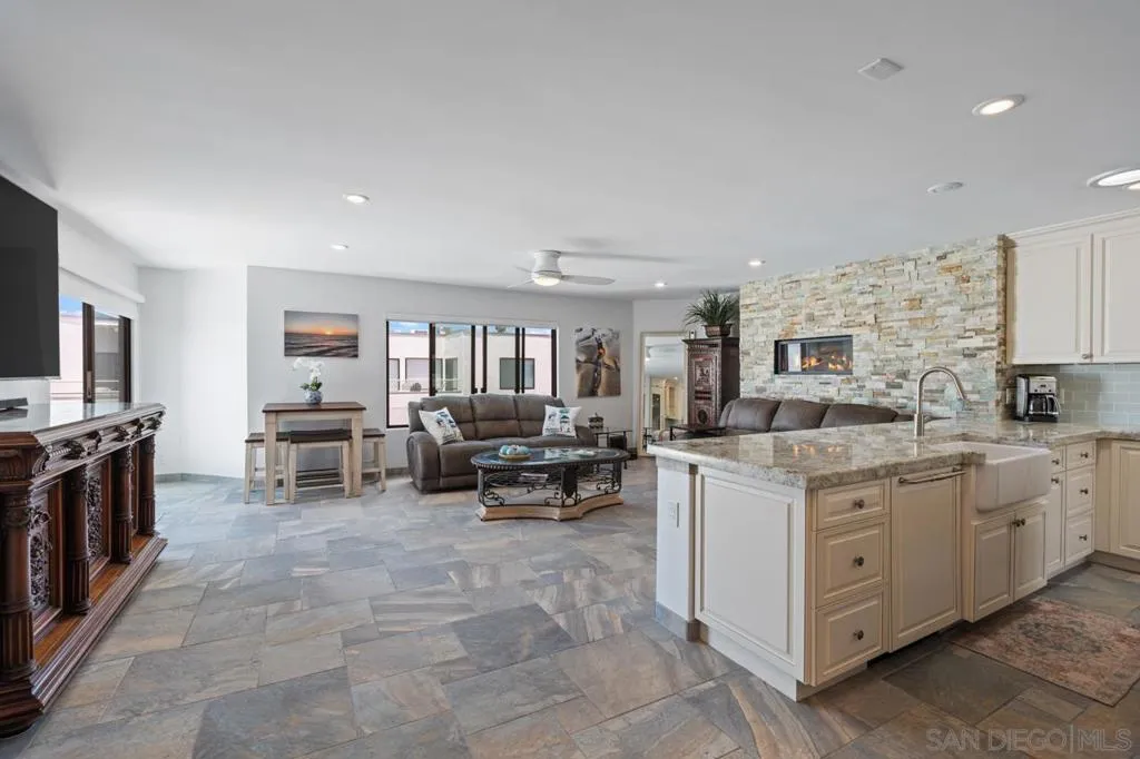 100 Coast 405, La Jolla, California 92037 home-pic-14